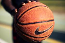 开云体育平台APP-孤岛与灯塔，当日本队完胜印尼，看陈雨菲如何扛起整支队伍