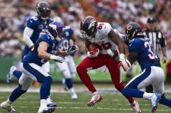 开云官方app入口-双线鏖战，英格兰足球激斗日本，樊振东乒乓球台刷新纪录