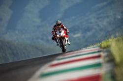 开云体育官方网站-从草地到室内，辛纳的双重奏鸣，扛起意大利网球复兴的旗帜