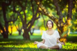 开云下载-当巴黎的雨滴落向慕尼黑的铁幕，许昕用东方神迹，在法兰西的荣耀与德意志的坚韧之外，刻下唯一的弧线