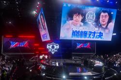 开云体育官方网站-顶级球队交锋，场上激烈对抗令观众热情高涨