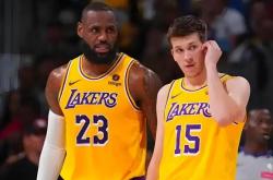 开云下载-詹姆斯连续砍下30+，领导湖人豪取胜利