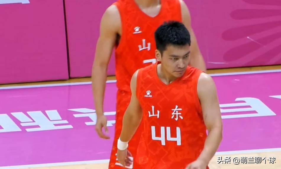 四川男篮成为黑马，连下两城实力不容小觑