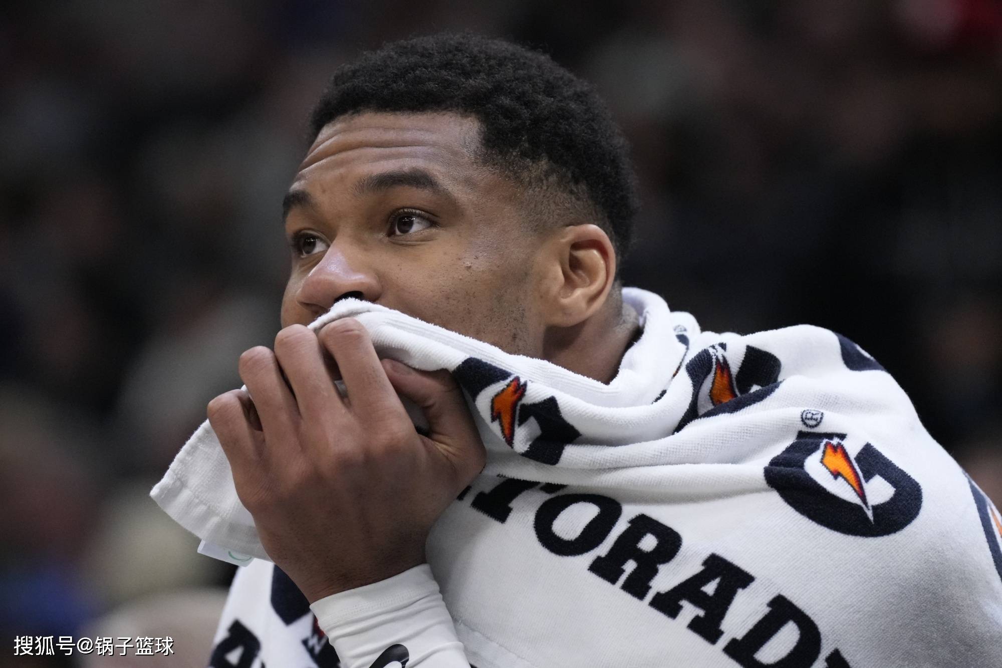 独行侠不敌鹈鹕，三连败收官