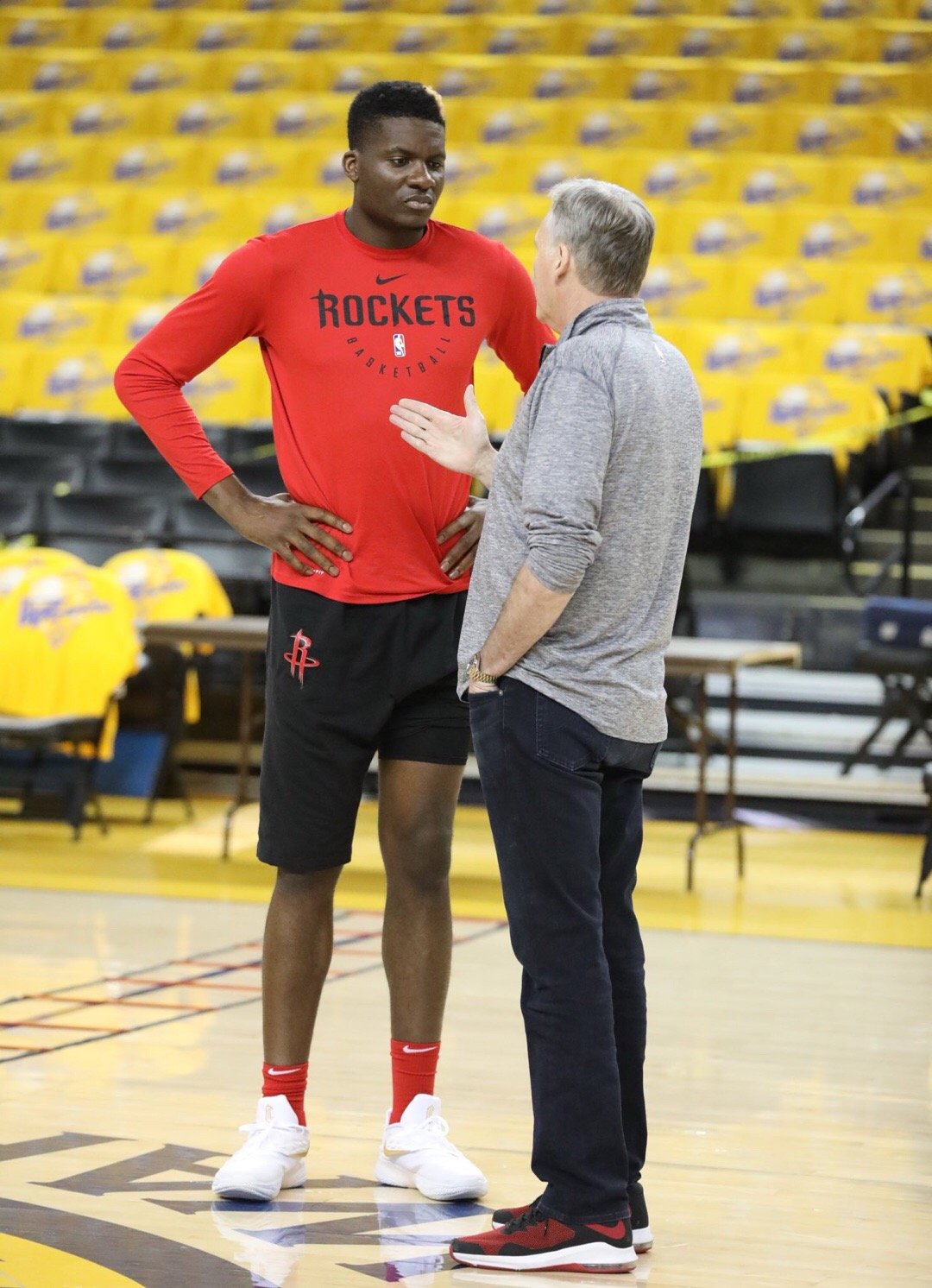 竞争激烈,奥克兰队挺进欧国联下阶段 竞争激烈,奥克兰队挺进欧国联下阶段