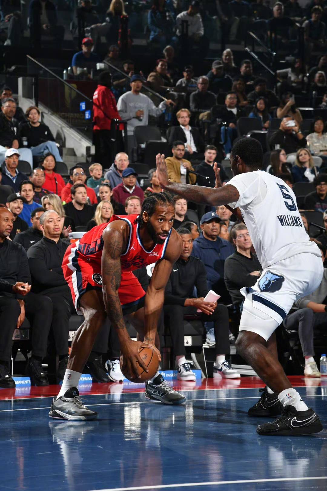 广东队逆转快船，伦纳德带队取胜