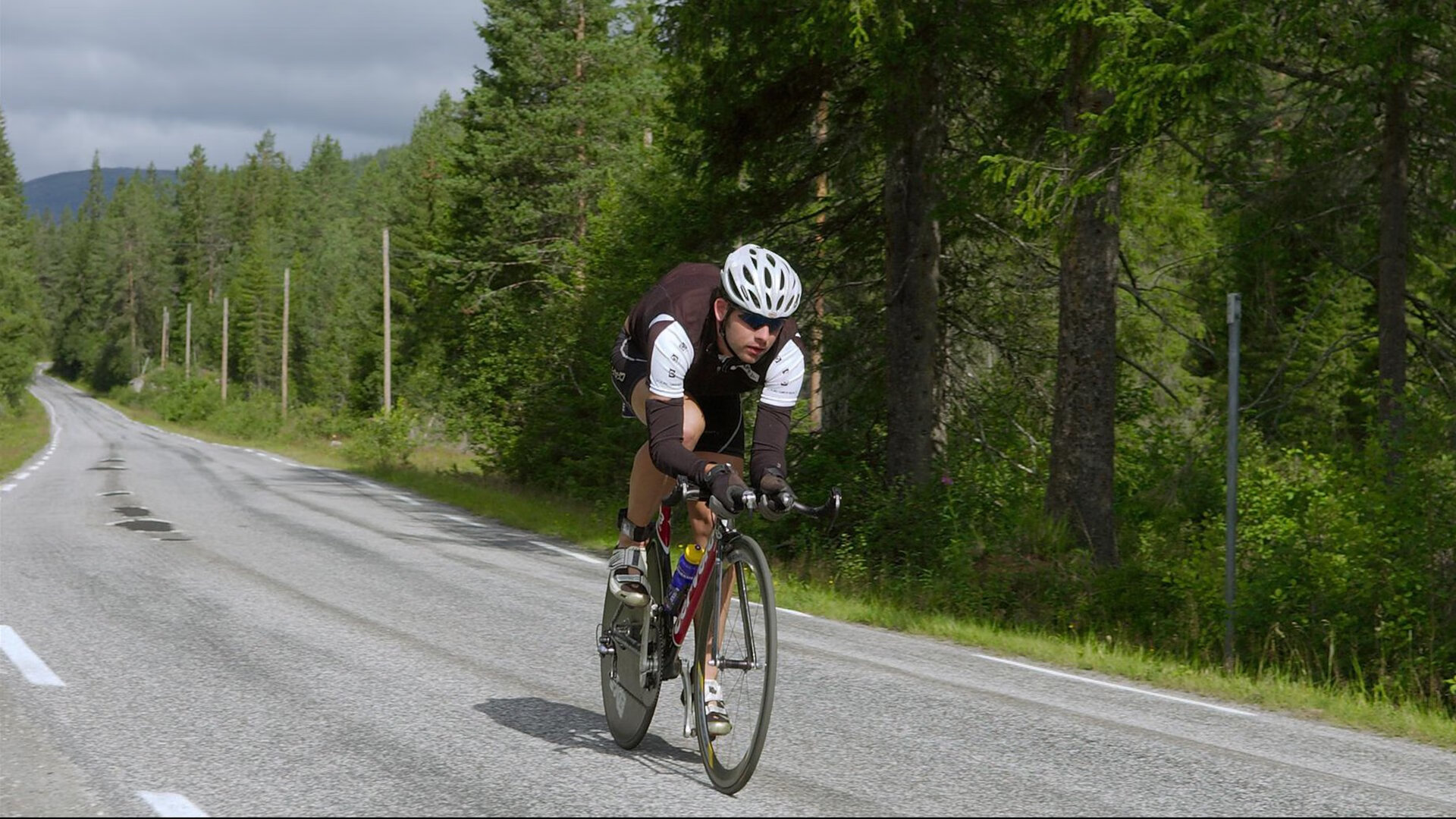 铁血雄鹰射落巴黎王子，库尔扎瓦横空惊艳四座